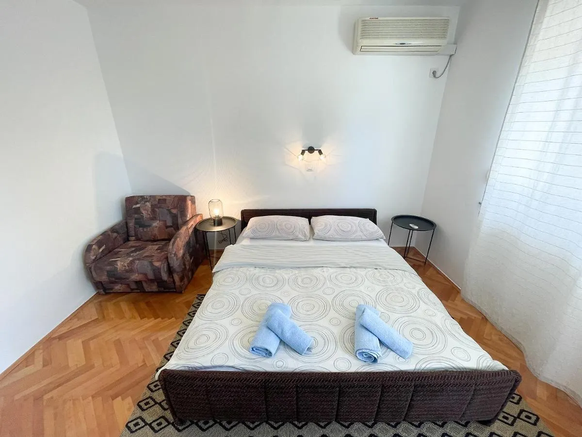 Apartmani Talia 크리크베니카