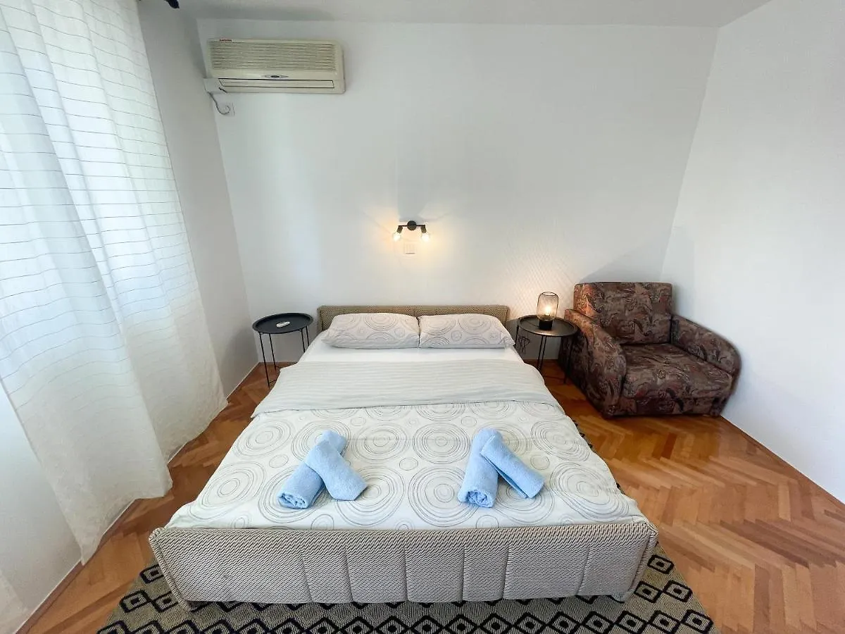 Apartmani Talia 크리크베니카